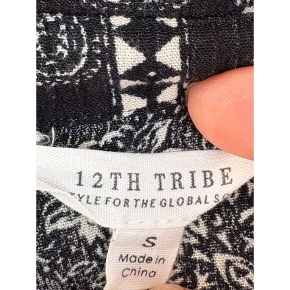 12th Tribe Scarf Print Button Down Shirt Size S Relaxed Fit Long Sleeve Black 90 - Picture 5 of 8